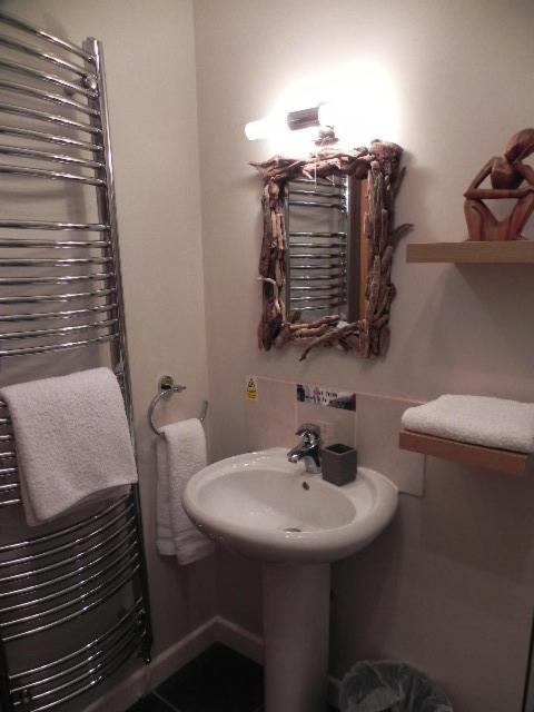 Gunnado Apartment เซนต์ออสเทลล์ ภายนอก รูปภาพ